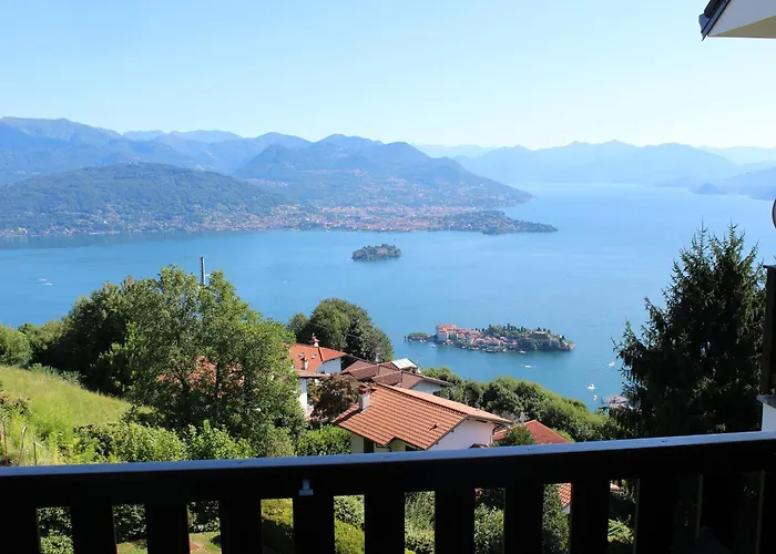 Casa Pinna Di Stresa 아파트